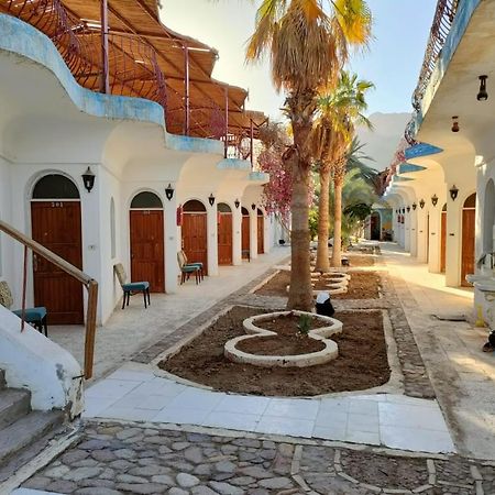Sebaii Camp السباعى كامب شاطئ الترابين بجوار ويت بالس Hostel Nuweiba Ngoại thất bức ảnh