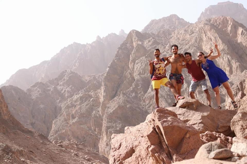 Sebaii Camp السباعى كامب شاطئ الترابين بجوار ويت بالس Hostel Nuweiba Ngoại thất bức ảnh